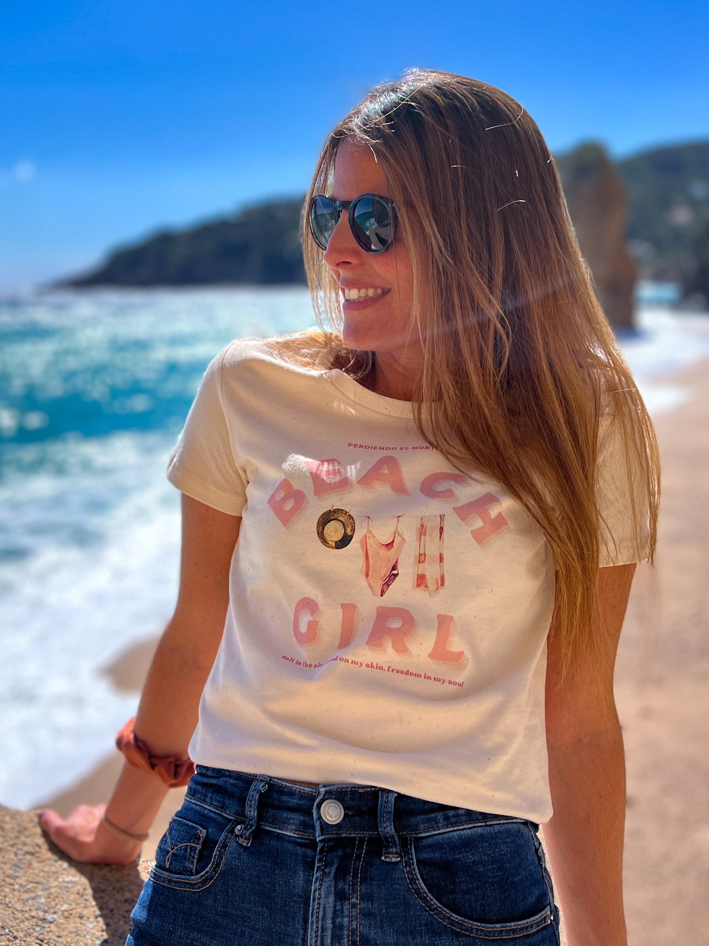 CAMISETA ENTALLADA BEACH GIRL - CHICA