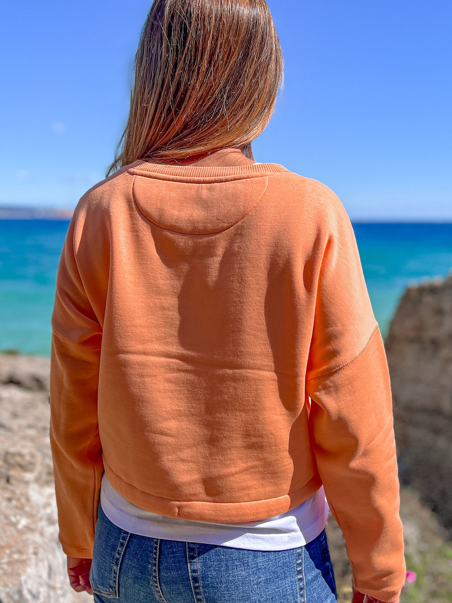 SUDADERA OVERSIZE CROP MAR ES BIEN - CHICA