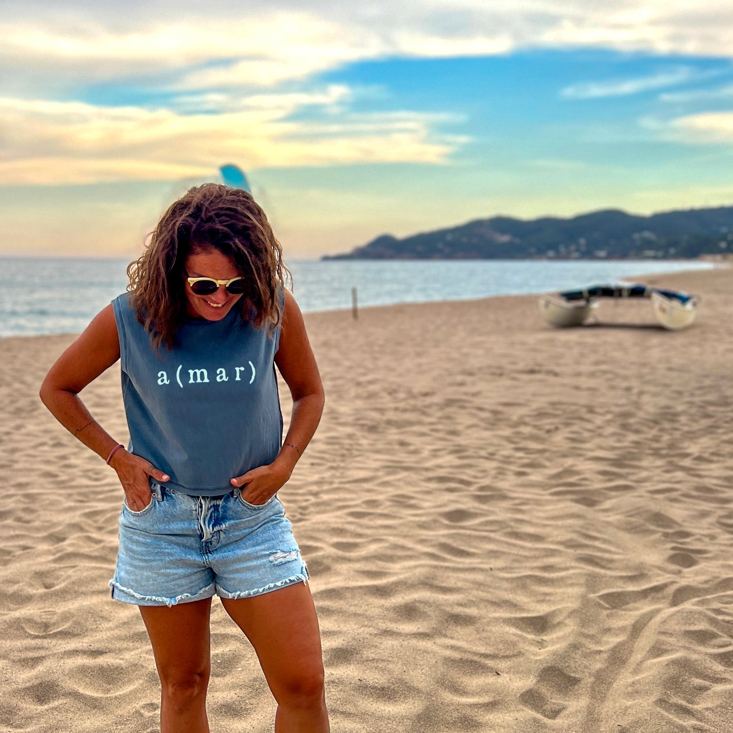 CAMISETA CROP AMAR - CHICA