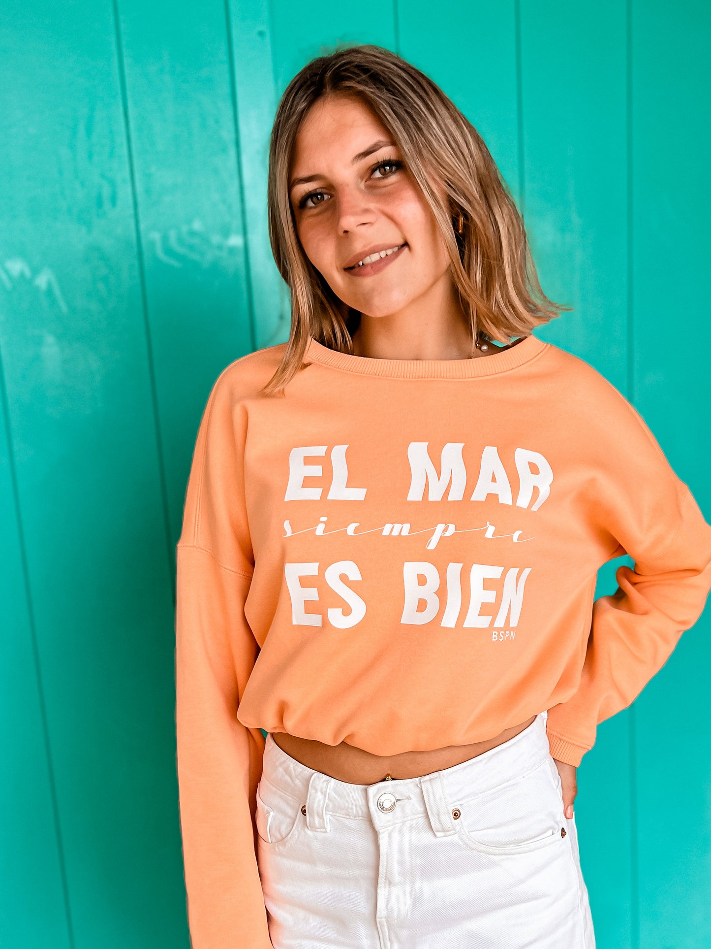 SUDADERA OVERSIZE CROP MAR ES BIEN - CHICA